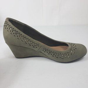 Wedge Heels Olive Green Me Too 6